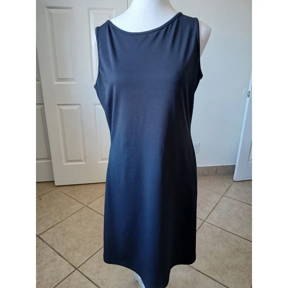 Basic Equipment Womens Black sleeveless dress Size large Round Neck‎